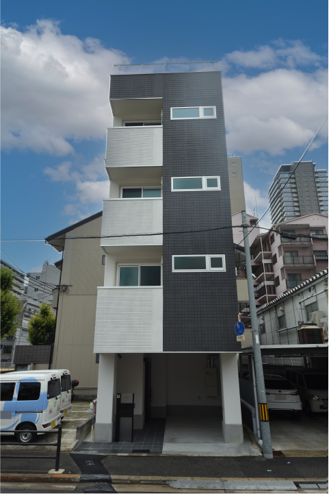 眺望抜群の広々屋上庭園！15坪に建つ５階建て都市型狭小住宅