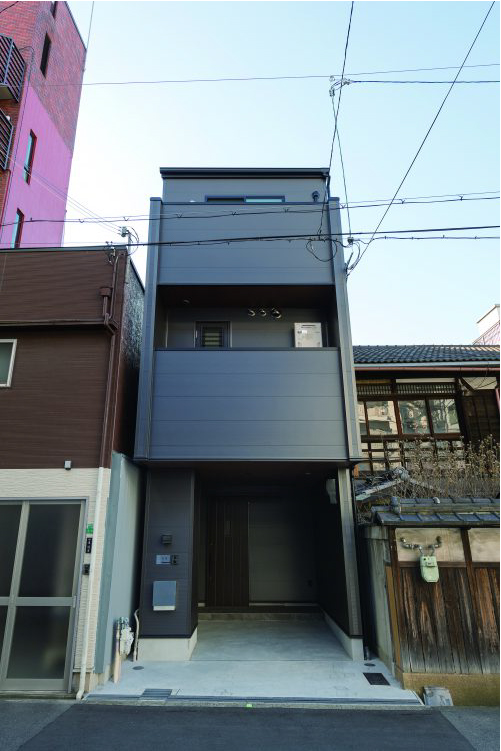 敷地20坪の長屋からの家