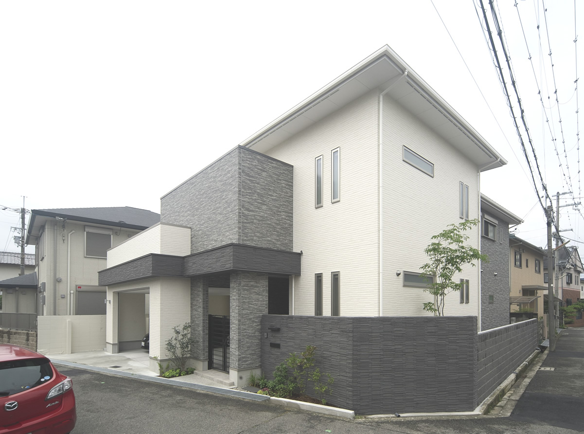 中庭でゆったりのびのび暮らす住まい