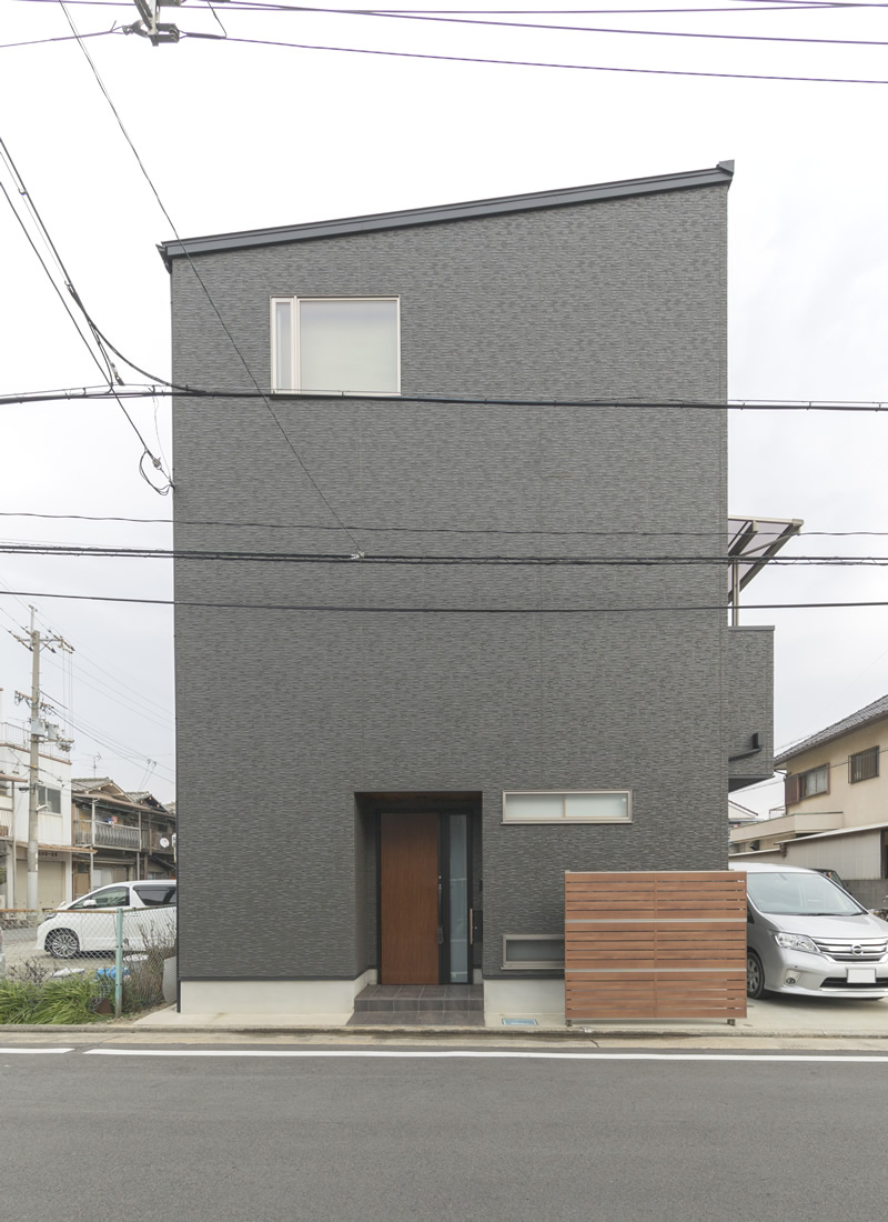 木の温もりと開放感溢れる上質な住まい
