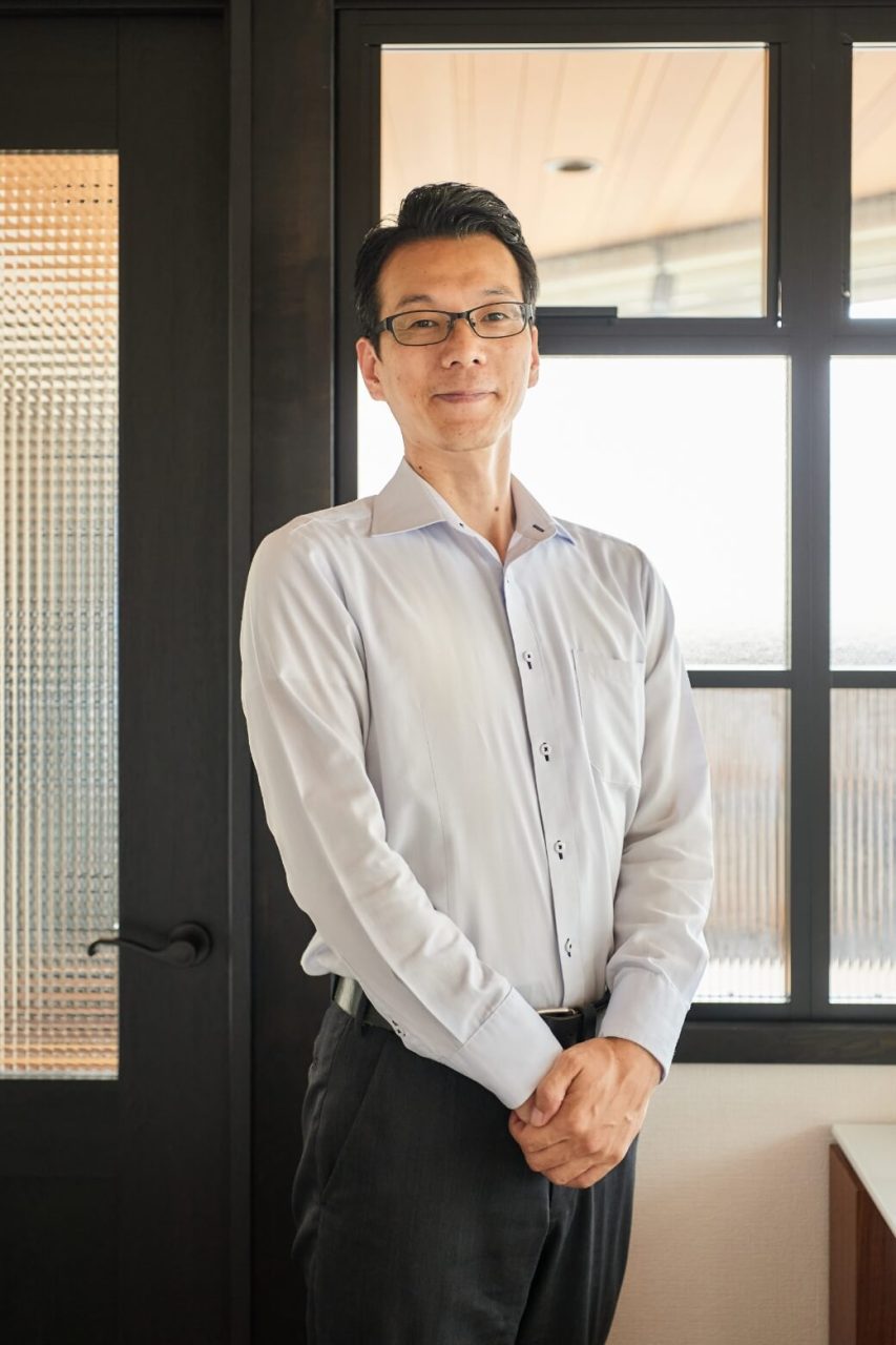 井上 裕己