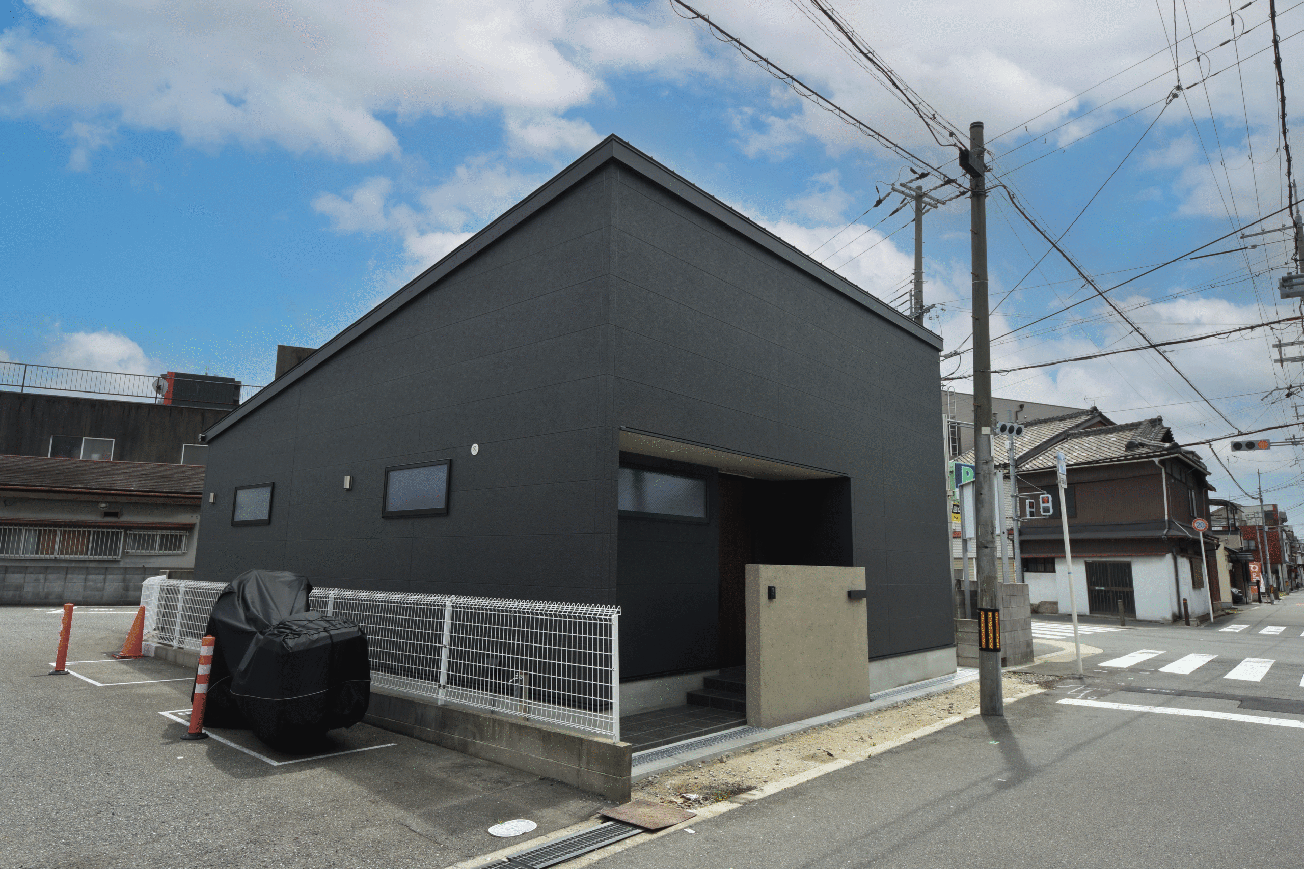 28坪の変形敷地で大空間リビングの平屋